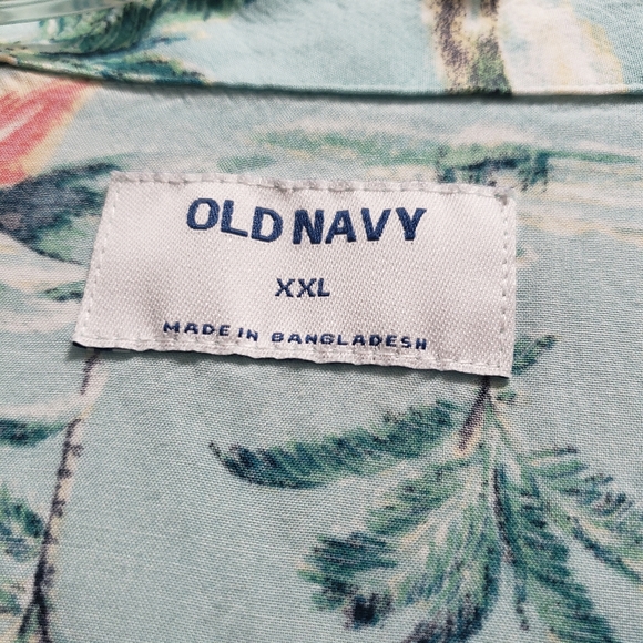 Two Old Navy Hawaiian Shirts Size XXL Floral 100% Rayon Soft Beach Wear - Picture 3 of 10